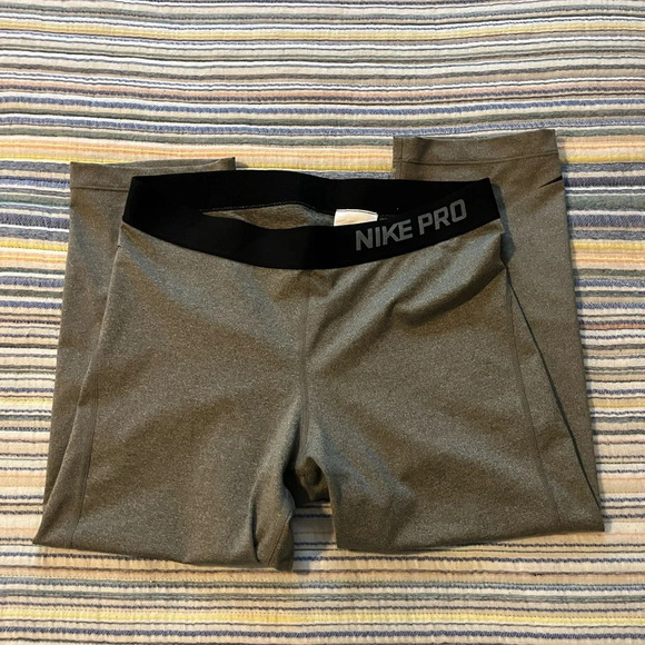 Nike Pro Drifit Cropped Leggings - Picture 8 of 9